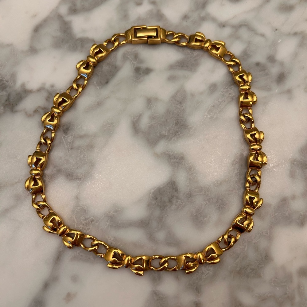 Elegant Gold tone chunky ribbon bow Chain Necklace